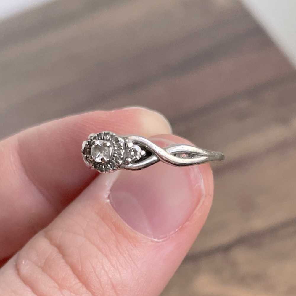 Promise ring - Picture 2 of 5
